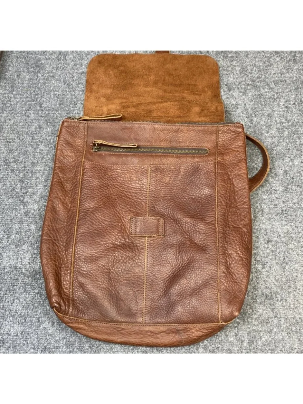 Duluth Trading Co Leather Messenger Backpack Crossbody Brown Pebbled Brass